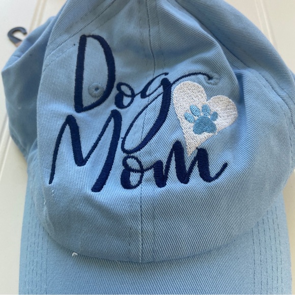 BNWT “DOG MOM” embroidered baseball cap - Picture 2 of 9
